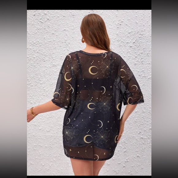 Oversized Mesh Moon Print Top - Picture 2 of 2